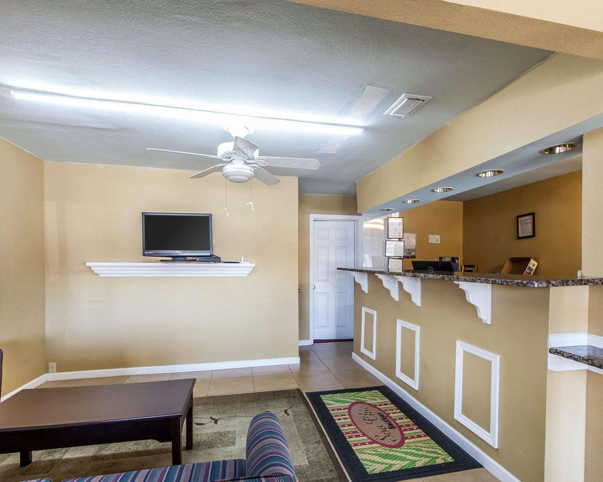 Days Inn By Wyndham Calhoun Ga I-75 And Us-41 Extérieur photo