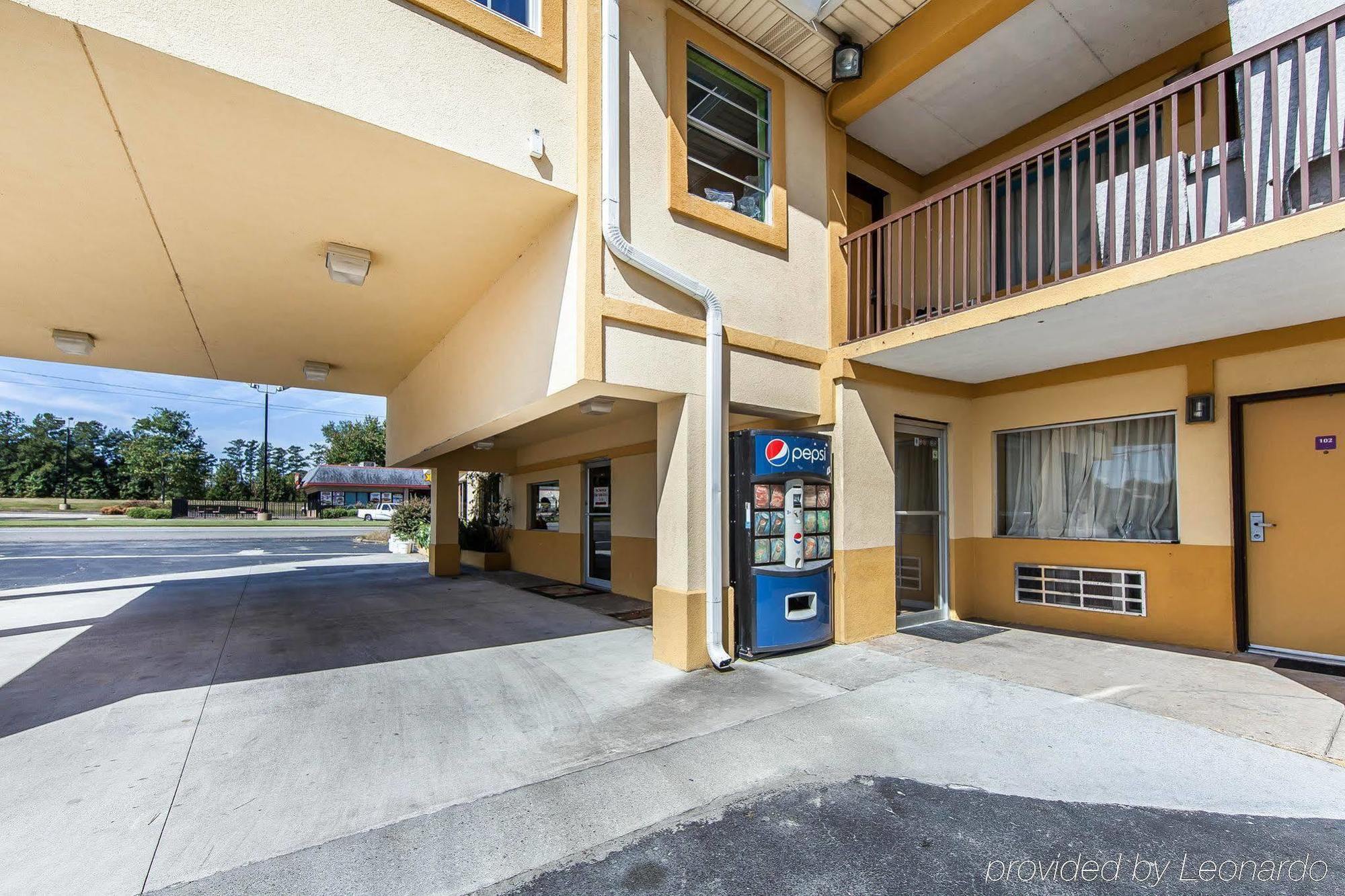 Days Inn By Wyndham Calhoun Ga I-75 And Us-41 Extérieur photo