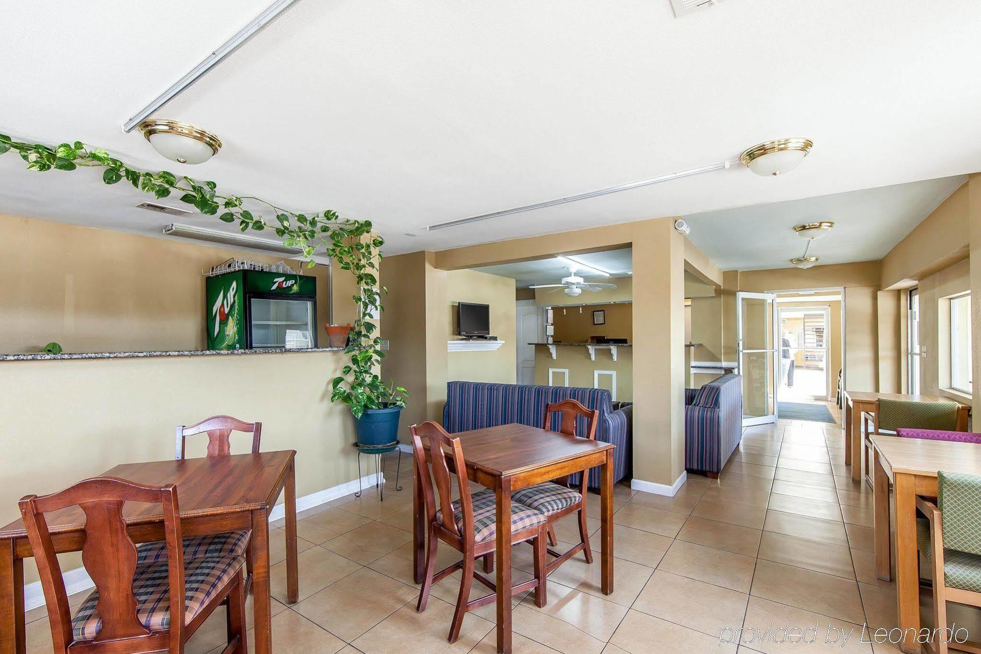 Days Inn By Wyndham Calhoun Ga I-75 And Us-41 Extérieur photo