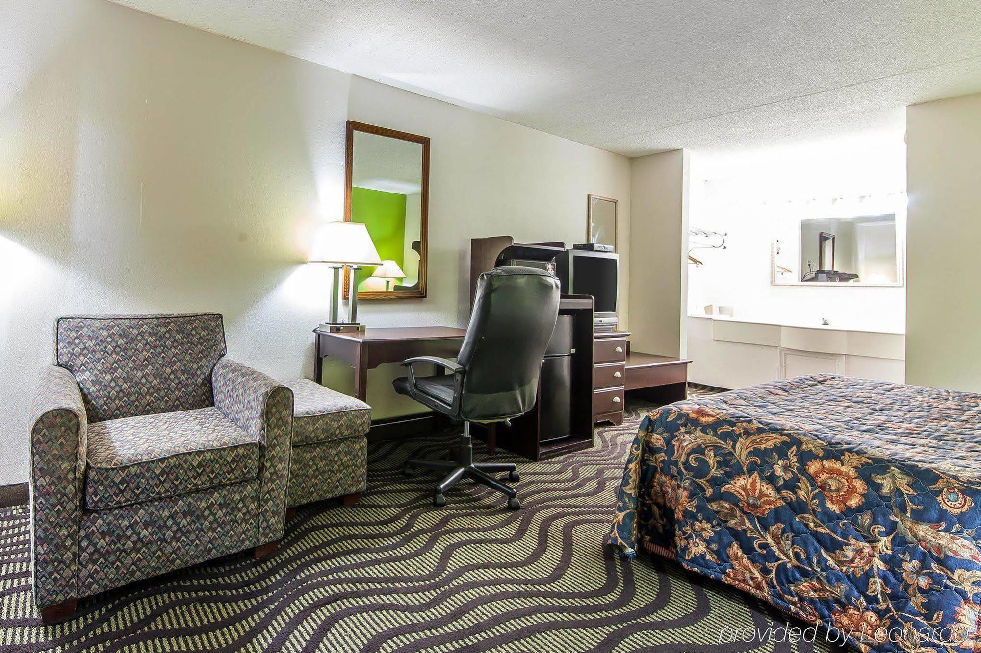 Days Inn By Wyndham Calhoun Ga I-75 And Us-41 Extérieur photo