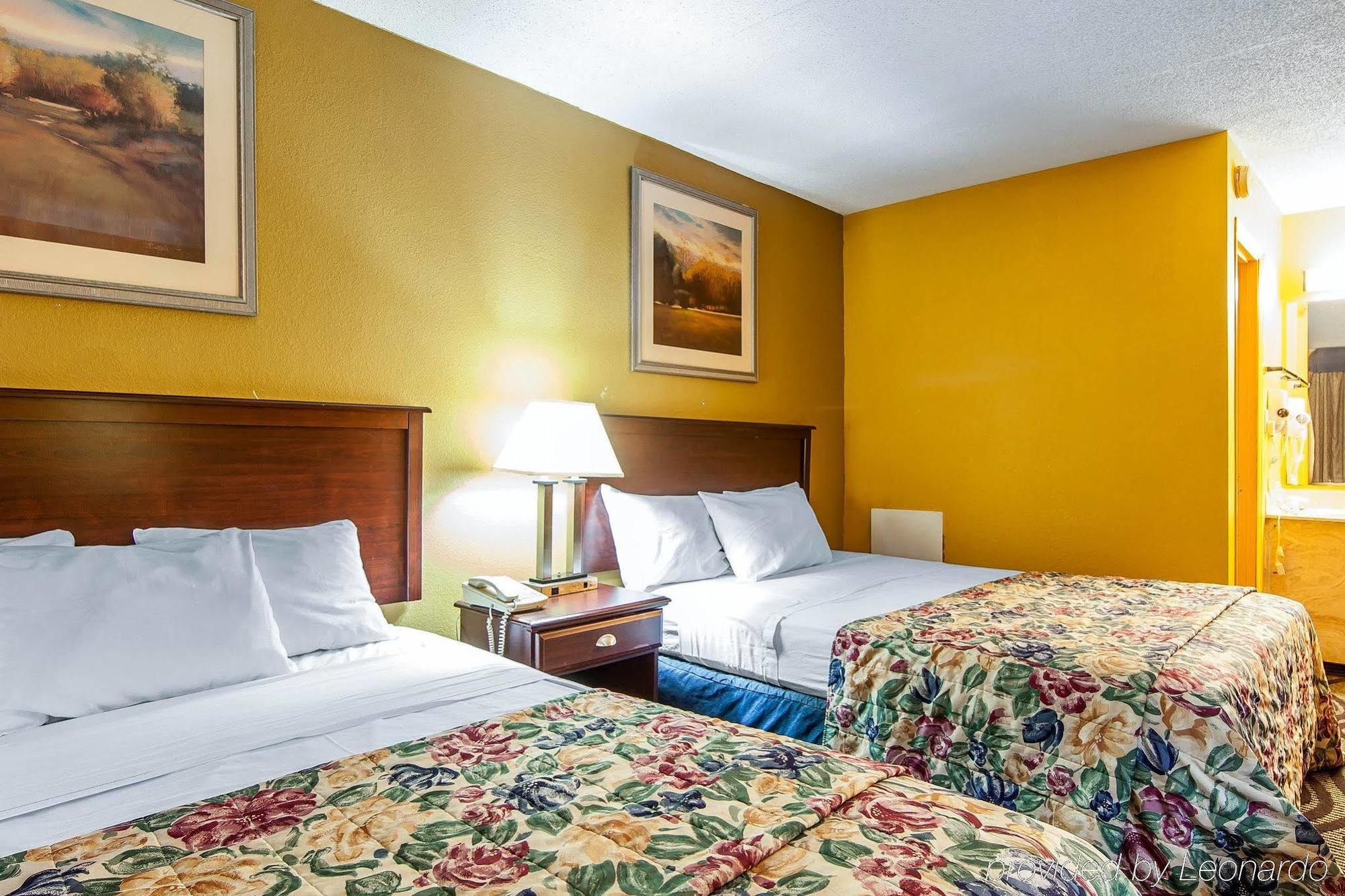 Days Inn By Wyndham Calhoun Ga I-75 And Us-41 Extérieur photo