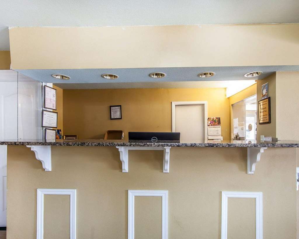 Days Inn By Wyndham Calhoun Ga I-75 And Us-41 Intérieur photo