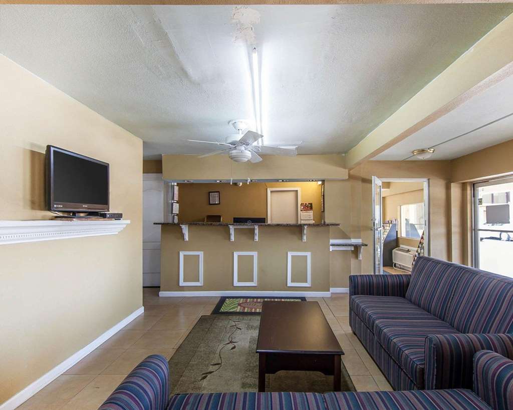 Days Inn By Wyndham Calhoun Ga I-75 And Us-41 Intérieur photo