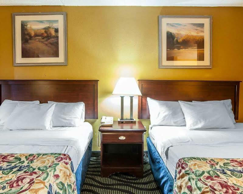 Days Inn By Wyndham Calhoun Ga I-75 And Us-41 Extérieur photo